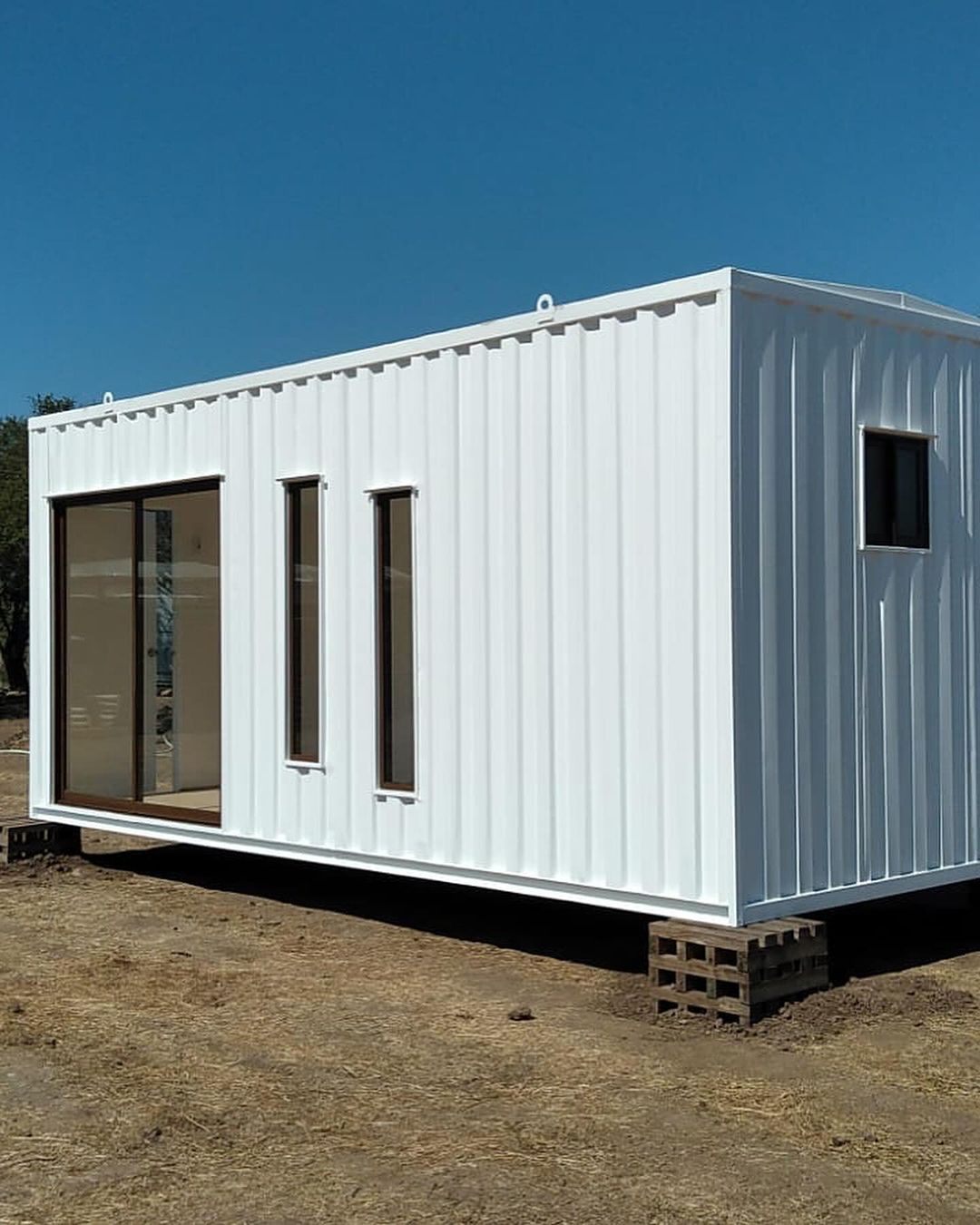 Contenedor de oficina 6×3 m (18 m²) – módulo prefabricado profesional aislado