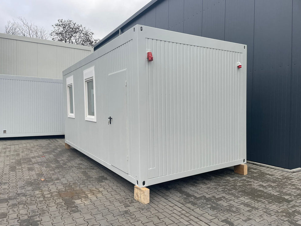 Contenedor de oficina 6,75×2,42 m – módulo prefabricado profesional de 16 m² con aislamiento reforzado