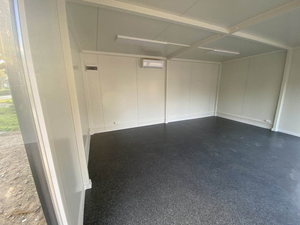Contenedor de oficina tipo London 6×5 m – módulo prefabricado profesional de 30 m² aislado