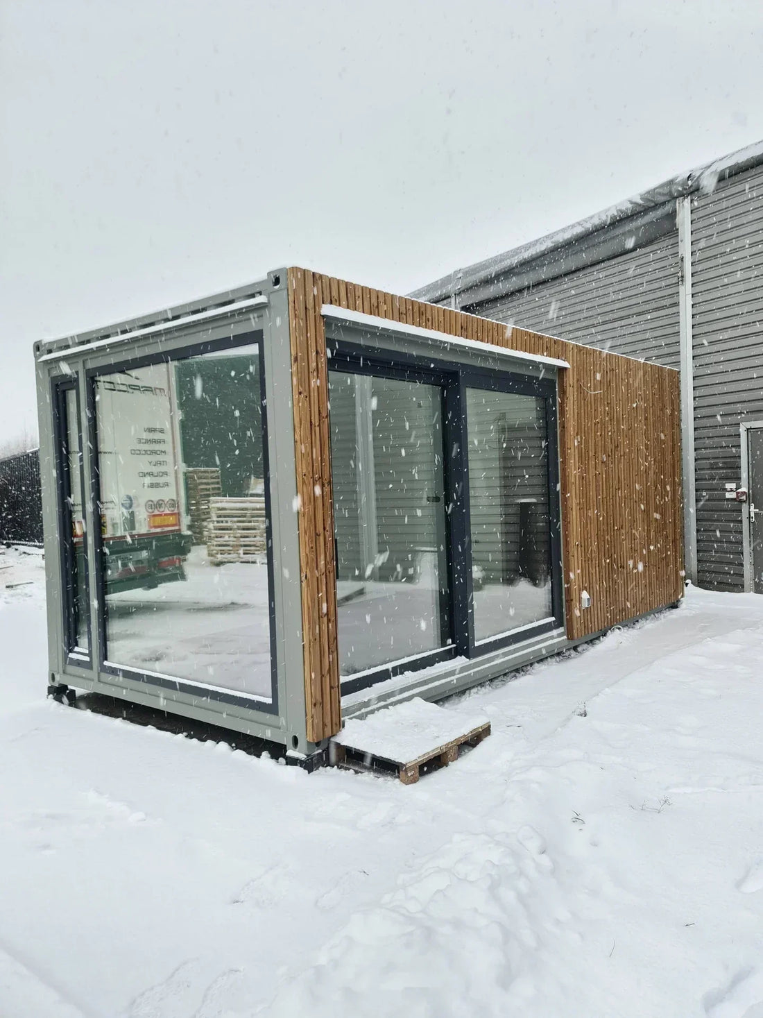 Flexicube L15 XL – módulo prefabricado habitable compacto con salón, cocina y baño integrado
