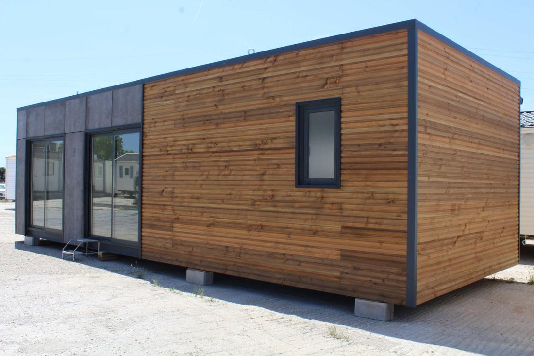 Módulo prefabricado KVIP diáfano 10,5x4 m – acabado en madera y viroc para oficina o espacio premium
