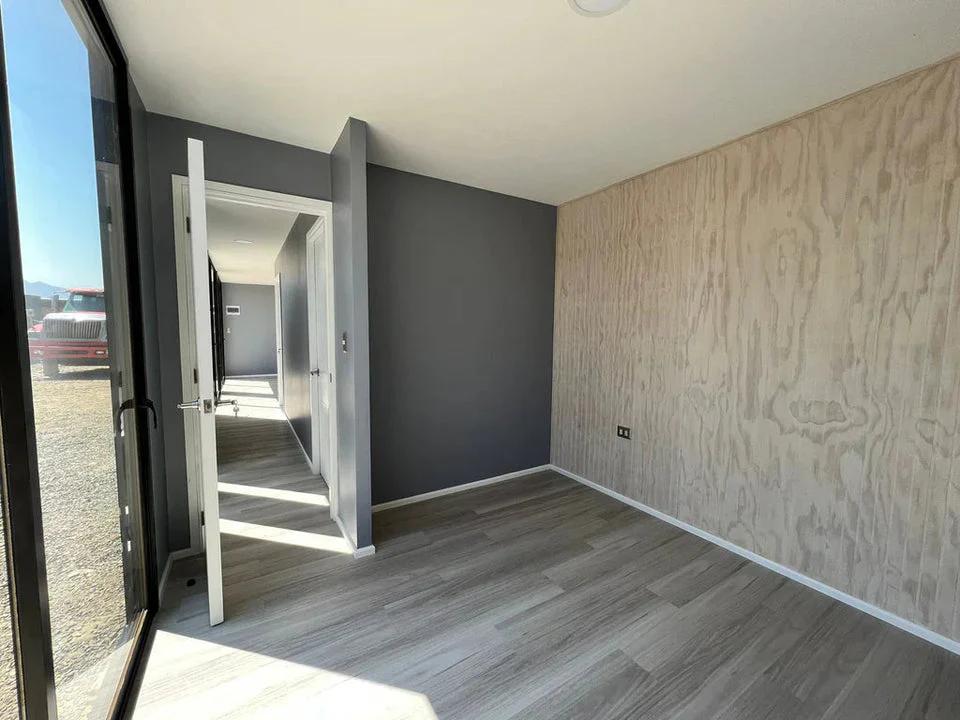 Módulo prefabricado Montes 36 m² – 2 dormitorios, baño y diseño moderno con amplios ventanales