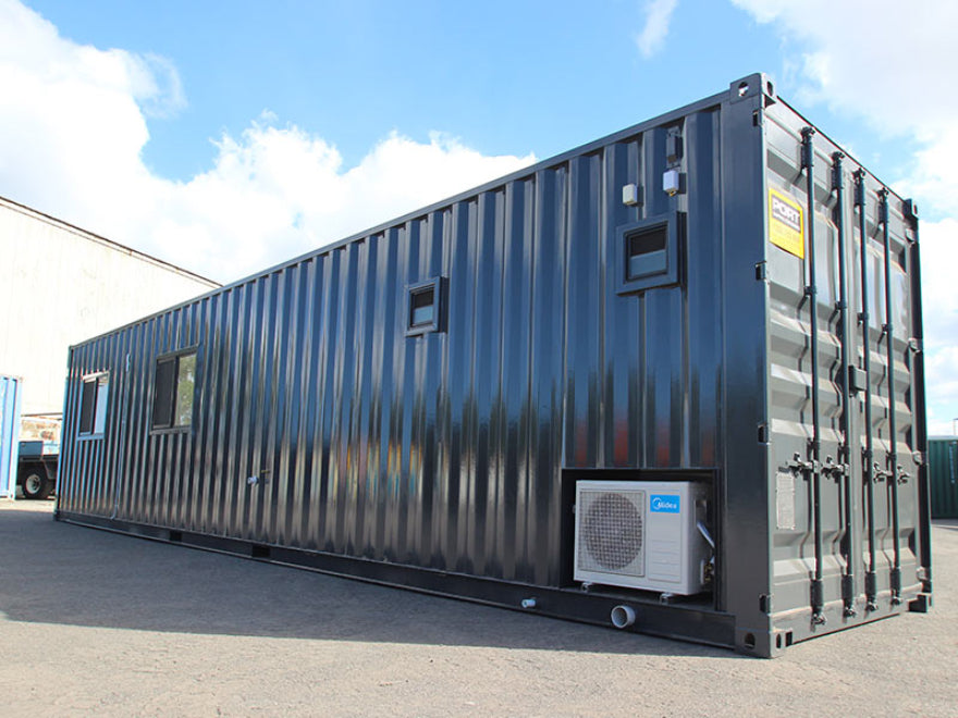 Oficina de contenedores de 40 pies equipada – módulo prefabricado con climatización, baño y espacio de trabajo