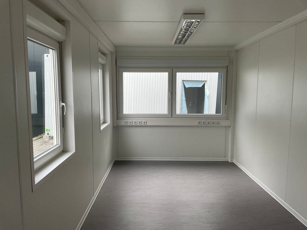 Contenedor oficina de 6,75×2,42M (Ref: 2350)